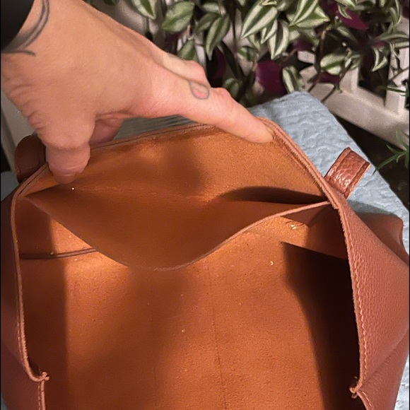 Vince Camuto - Picture 6 of 7